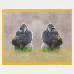 Gorilla und gelbes Gänseblümchen Fleecedecke