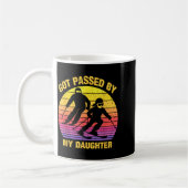 Got Ped By My Daughter Funny Skiing Family Kaffeetasse (Links)
