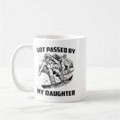 Got Ped By My Daughter Funny Skiing Ski Dad Winter Kaffeetasse (Links)