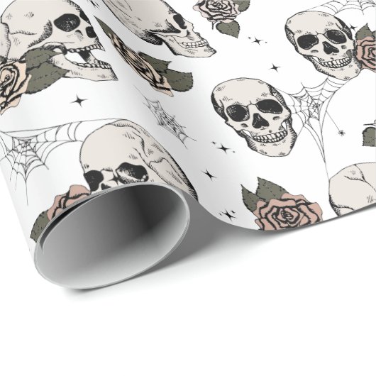 Goth Black and White Skull and Blume Halloween Geschenkpapier (Rolleneckpunkt)