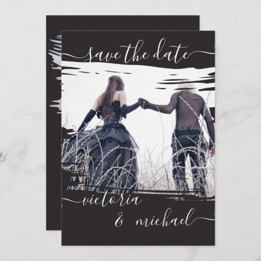 Goth Brush Wedding Foto Save the Date Einladung (Vorne/Hinten)