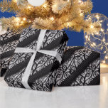 Goth Christmas Wrapping Paper - Schwarz und Weiß Geschenkpapier<br><div class="desc">Gothic Weihnachtspapier mit einem sprichwörtlich schwarz-weiß-gotischen Muster. Benutzen Sie das Menü auf der rechten Seite,  um aus einer Reihe verschiedener Papieroptionen zu wählen.</div>