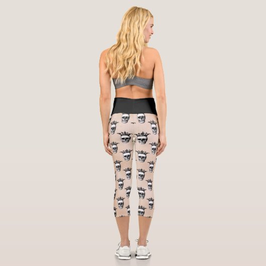 Goth Crown Skull Pattern Capri Leggings (Rückseite)