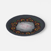 Goth dunkler Blumen- und Schläger-Kranz Pappteller (Schrägansicht)