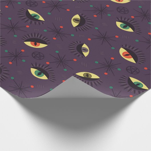 Goth Eyes Witchy Lila Pattern Occult Geschenkpapier (Ecke)