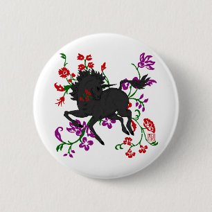 Goth Fantasie-Schwarzesunicorn-Pferd in den Blumen Button