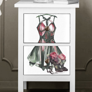 Goth Fashion   Rosa und grünes Kleid mit Stilettos Seidenpapier