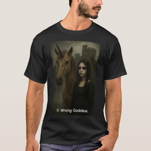 Goth Girl and Unicorn T-Shirt (Vorderseite)