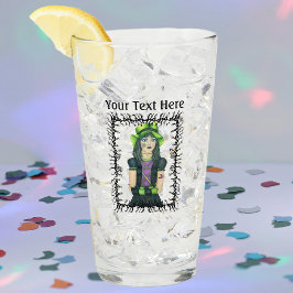 Goth Girl Green Eyes Hat Tätowierung Zeckenrahmen Glas