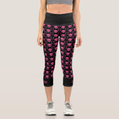Goth Girl Pink Black Skulls Muster Cool Monogram Capri Leggings (Vorderseite)