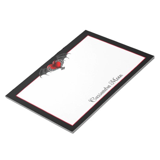Goth Heart with Bat Wings Personalisiert Notizblock (angewinkelt)