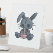 Goth Pastel Creepy Kawaii Rabbit Bunny Voodoo Doll Sockelschild (In Situ)
