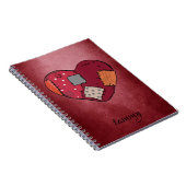 Goth Patched Up Heart on Red Grunge Hintergrund Notizblock (Rechte Seite)