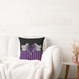 Goth Purple Heart mit Engel Flügel Kissen
