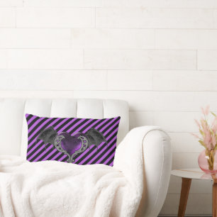 Goth Purple Heart mit Fledermausflügeln Wurfkissen Lendenkissen