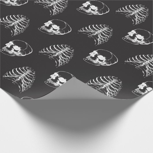 Goth Skelett auf schwarzem Packpapier (Ecke)