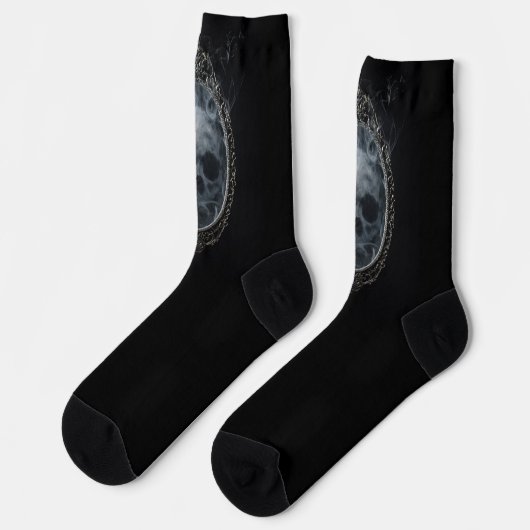 Goth Steam Smoke Skull in Mirror on Black Socken (Linkes Detail)