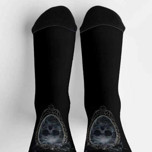 Goth Steam Smoke Skull in Mirror on Black Socken (Oben)