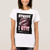 Goth Vampire T-Shirt BEWARE I BITE | Spooky Fangs  (Vorderseite)