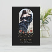 Gothic Arch Foto Black Wedding Save the Date (Stehend Vorderseite)