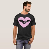 Gothic Bat Red Heart Goth Halloween Valentines T-Shirt (Vorne ganz)