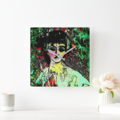 Gothic Beauty Portrait Quadratische Wanduhr (Zuhause)