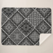 Gothic Black and Gray Imitate Lace Quilt Sherpadecke (Vorderseite (Horizontal))