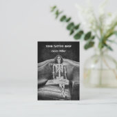 Gothic Black and White Skeleton Tattoo Shop Visitenkarte (Stehend Vorderseite)