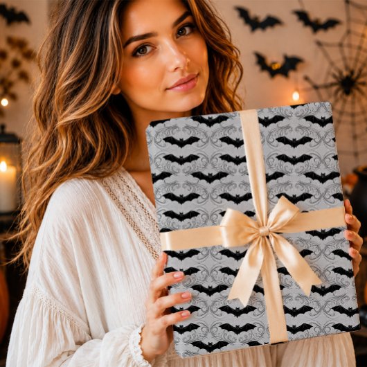 Gothic Black Bat Silver Grau Damast Halloween Geschenkpapier