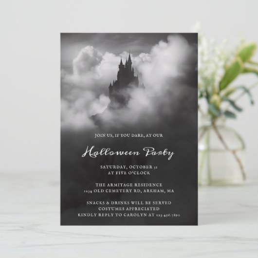 Gothic Black Castle Spooky Halloween-Party Einladung (Stehend Vorderseite)