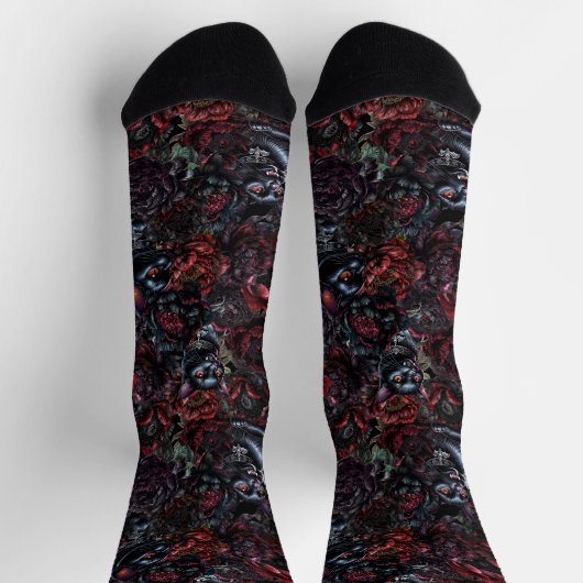 Gothic Black Cat & Dark Flowers Pattern  Socken (Oben)