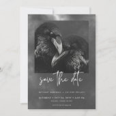 Gothic Black & White Raven Embrace Wedding Save The Date (Vorderseite)