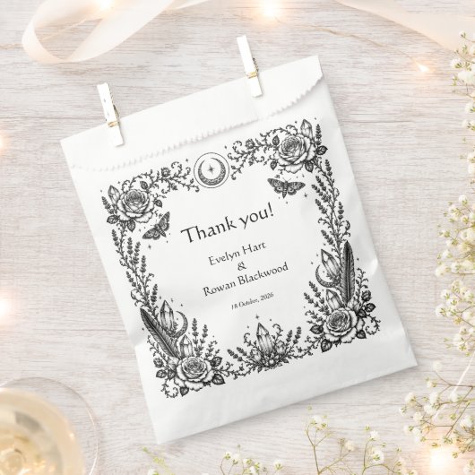 Gothic Botanical Schwarz-Weiß-Hochzeit Geschenktütchen (Ausgeschnitten)
