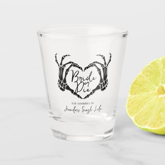Gothic Bride or Die Heart Bachelorette Party Schnapsglas (Vorderseite)