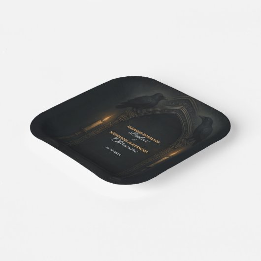 Gothic Candlelight Wedding Ravens Pappteller (Gewinkelt)