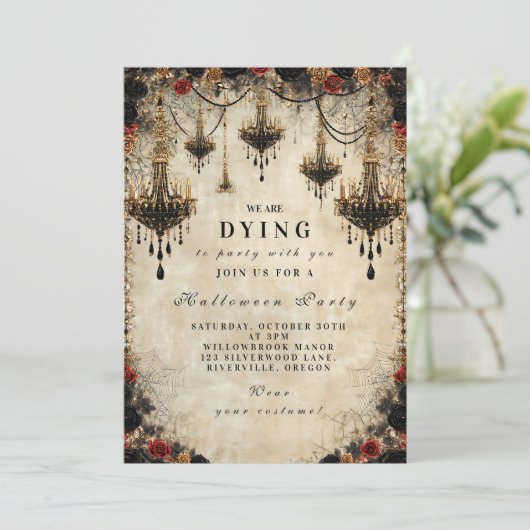 Gothic Chandelier Halloween-Party Einladung (Stehend Vorderseite)