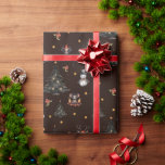 Gothic Christmas Tree Snowman Animals Geschenkpapier<br><div class="desc">Das Design umfasst einen Weihnachtsbaum im gotischen Stil,  kleine gruselige Schneemänner,  gruselige kleine Kreaturen,  Hirsche,  Beeren,  Kerzenhalter und vieles mehr. Es ist perfekt für jeden,  der ein unkonventionelleres Weihnachtsmotiv sucht und will,  seine Liebe von Gotik und Weihnachten zu kombinieren.</div>