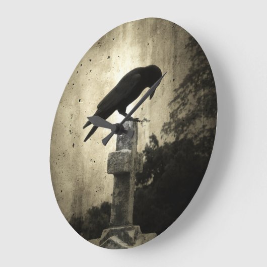 Gothic Cross and Crow Große Wanduhr (Winkel)