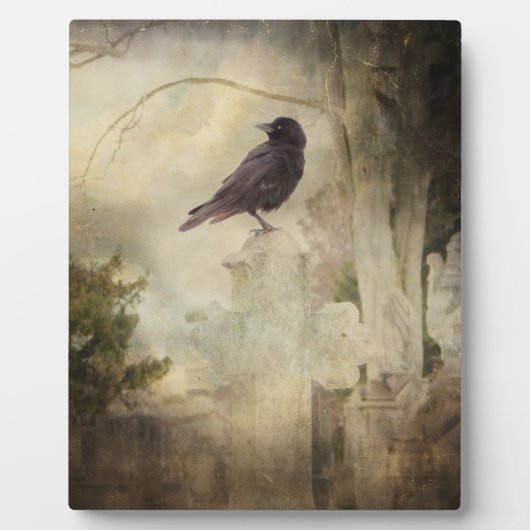 Gothic Crow auf Cross Tabletop Plaque mit Easel Fotoplatte (Vorderseite)