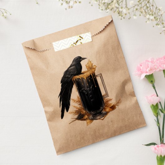 Gothic Crow Spooky Cocktail Halloween Custom Kraft Geschenktütchen (Versiegelt)