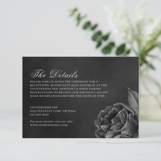 Gothic Dark Moody Monochrome Rose Wedding Begleitkarte (Stehend Vorderseite)