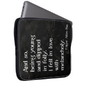 Gothic Dead Rose und Poe Quote Laptopschutzhülle (Vorne Rechts)