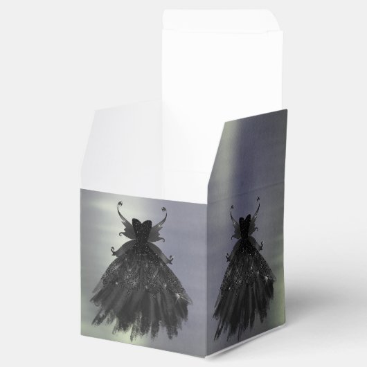 Gothic Fairy Black Gown | Vampy Goth Glam Sheen Geschenkschachtel (Geöffnet)