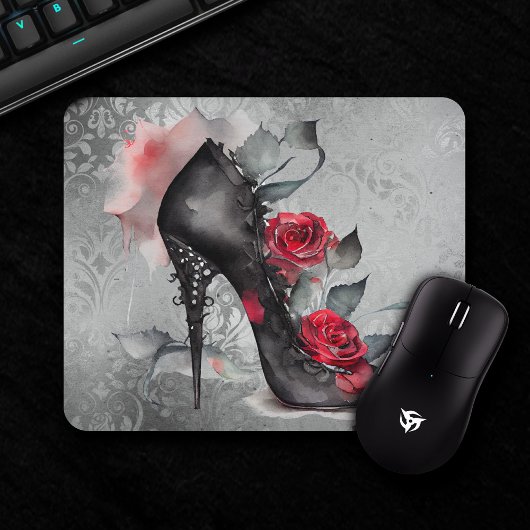 Gothic Fashion Spiked Stiletto und Rote Rose Splas Mousepad