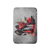Gothic Fashionista Rote Bottom Stilettos mit Rose Badematte (Vorderseite Vertikal)