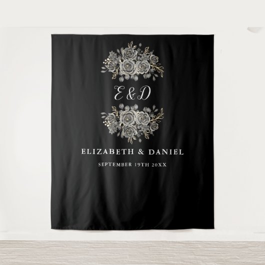 Gothic Floral Monogram Weddrop Wandteppich (Vorderseite)