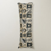 Gothic Floral Skull and Raven Pattern Seitenschläferkissen (Vorderseite Vertikal)