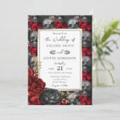 Gothic Floral Skulls Wedding Einladung (Stehend Vorderseite)