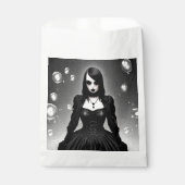 Gothic Girl in Black Dress Halloween Geschenktütchen (Vorderseite)
