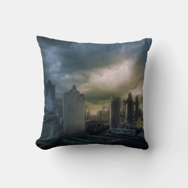 Gothic Graveyard Throw Couch Kissen (Vorderseite)